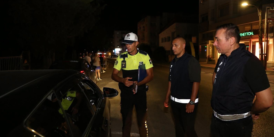 Polis denetimlerinde ikamet izinsiz 24 kişi tutuklandı