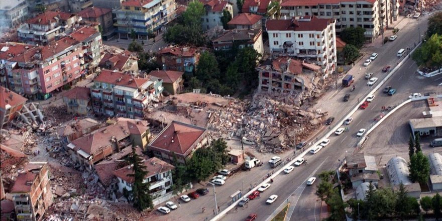 Türkiye'de 17 Ağustos Marmara Depremi’nin üzerinden 27 yıl geçti