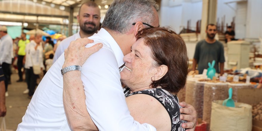 Cumhurbaşkanı Tufan Erhürman, Girne Açık Pazarı ziyaret etti