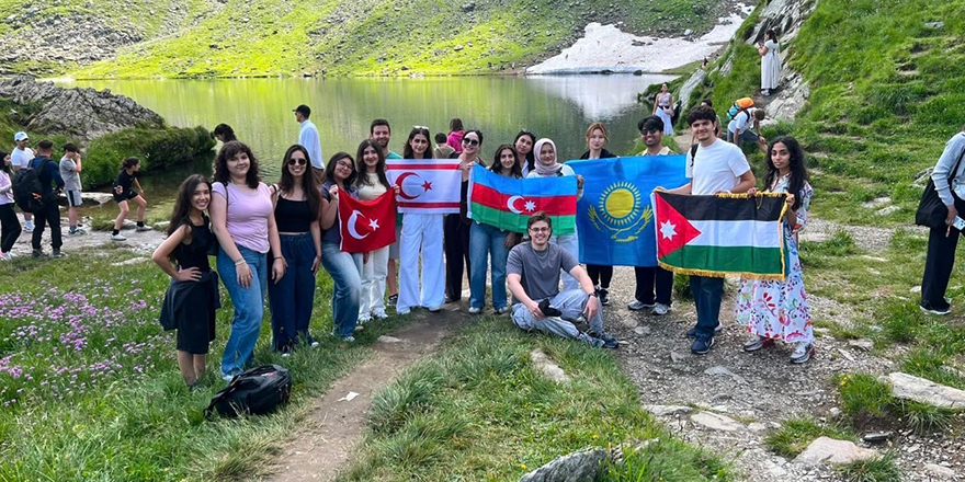 DAÜ tıp öğrencisi Yasemin Erbilen, Romanya’da bir programa katıldı