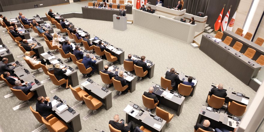 Seçim ve Halkoylaması (Değişiklik) Yasa Önerisi oyçokluğuyla kabul edildi