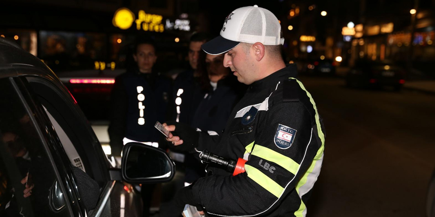 15 araç trafikten men edildi
