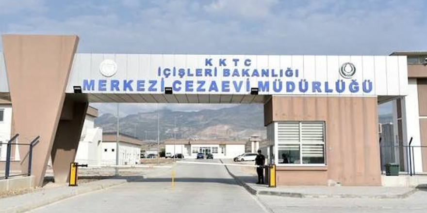 KAMUSEN, Merkezi Cezaevi’nde grev uyarısı yaptı