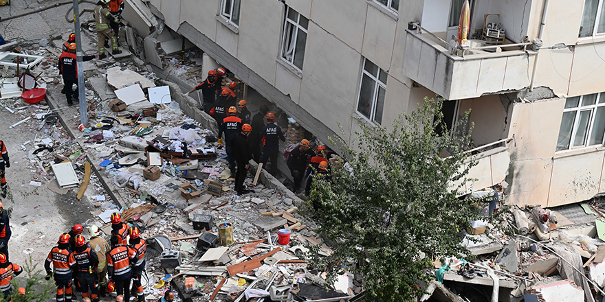 İstanbul Maltepe'de çöken binada ölü sayısı beşe yükseldi
