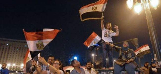 10 kişiye idam, 39 polise ceza affı