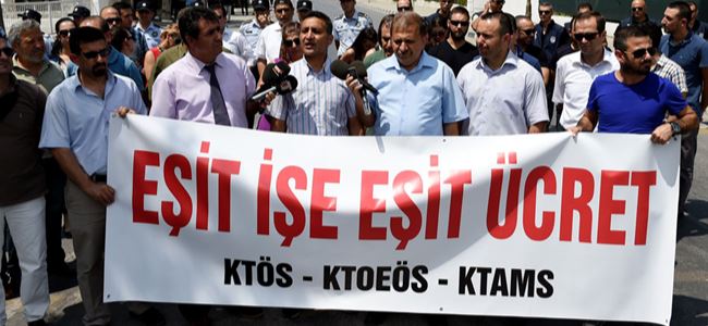 Sendikalar “Göç Yasası”na karşı eylem düzenledi