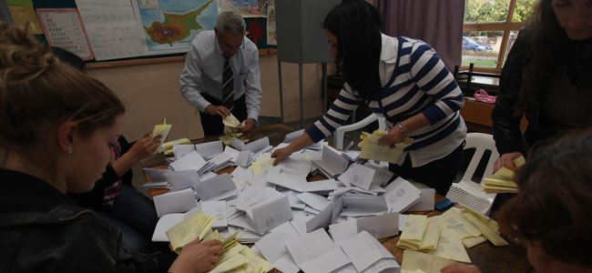 “Oy kullanmak için resmi belge şart”