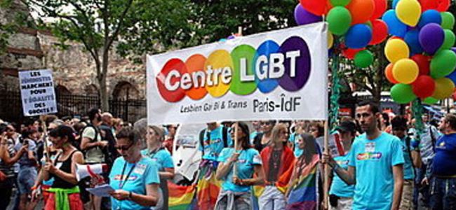 Pariste, Gay Pride yürüyüşü yapıldı