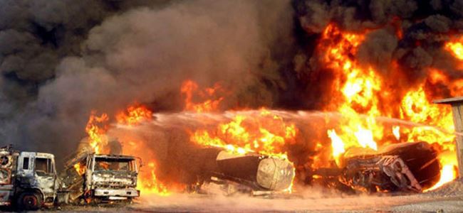 Afganistanda 400 tanker yandı