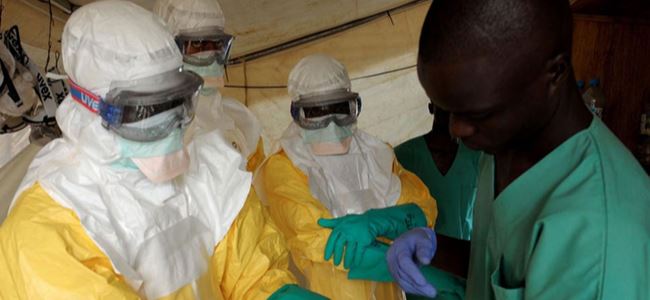 AB Ebola ile mücadele için gönderilen yardımı artırıyor