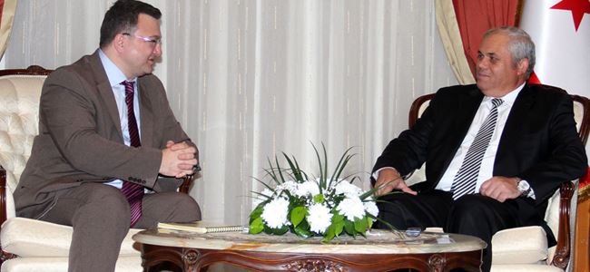 Başbakan, AKPA’da görev yapan basın mensuplarını kabul etti