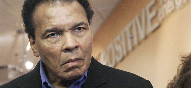 Muhammed Ali hastaneye kaldırıldı!