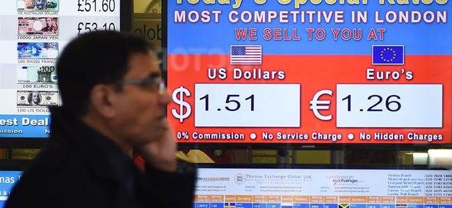 Euro, dolar karşısında 9 yılın en düşüğünü gördü