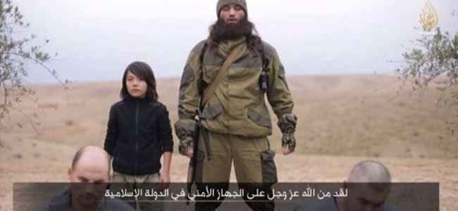 IŞİD çocuk savaşçıya infaz yaptırdı