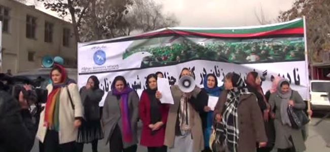 Kadınlar hükümeti protesto etti
