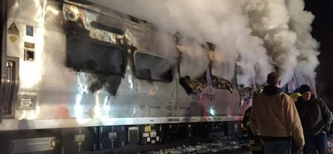 Yolcu treni araçlara çarptı: 7 ölü, 12 yaralı