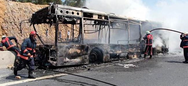 Bangladeşte otobüs yandı:9 ÖLÜ