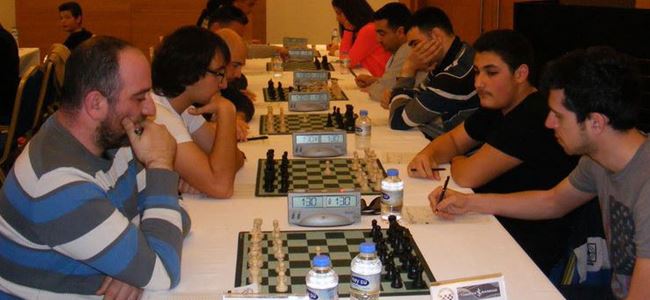 Satrançta yarı finalistler belirlendi