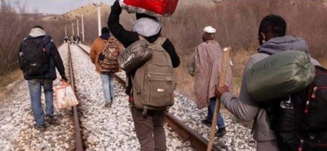 Mültecilere tren çarptı; 14 ölü
