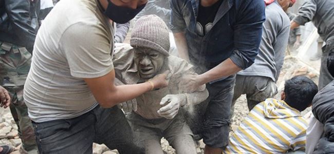 Nepal’de en az 1000 kişi öldü