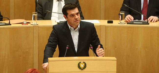 Tsipras 3lü zirve için Kıbrısa geliyor