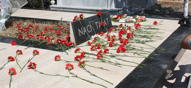 Naci Talat mezarı başında anıldı