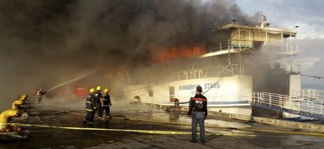 Filipinlerde iki katlı feribotta yangın çıktı