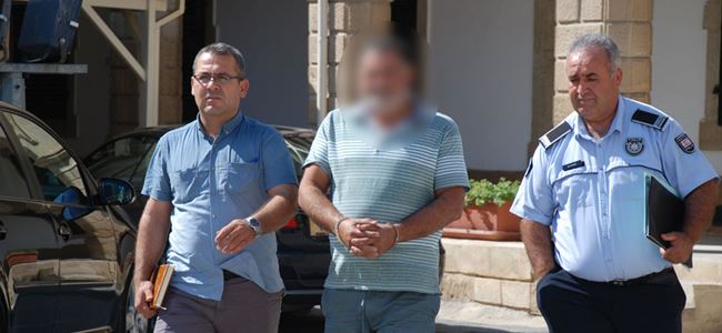 4 el arabaya, 1 el havaya ateş etti!