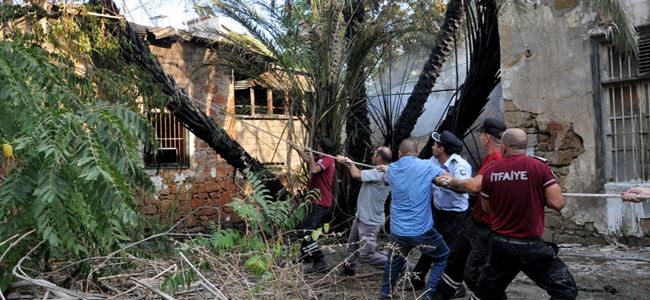 SURİÇİNDE YANGIN PANİĞİ