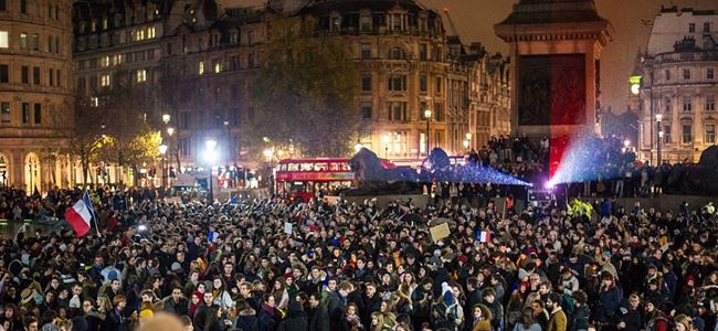 Trafalgar Meydanından Fransaya dayanışma mesajı