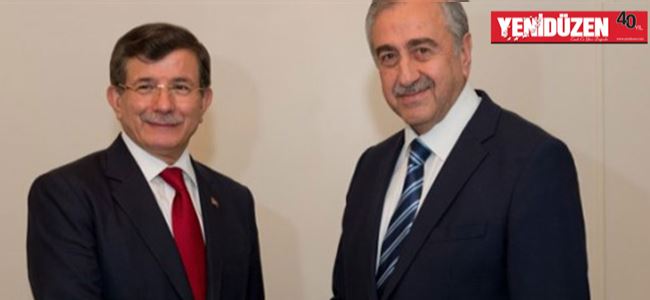 Akıncı, Davosta Davutoğlu ile bir araya geldi