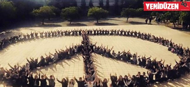 Kıbrıslı Rumlar ve Kıbrıslı Türkler kaynaşıyor