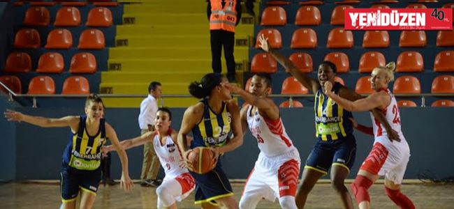 YDÜ lidere kaybetti: 73-69