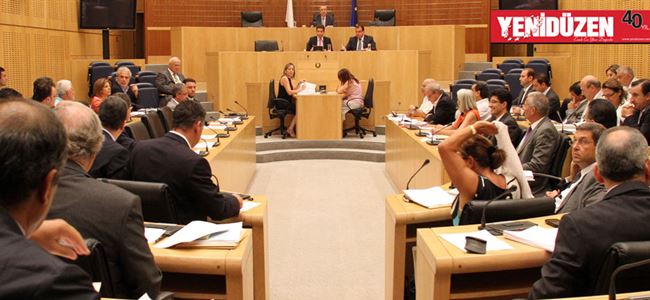 Güney Kıbrıs’ta yerel seçimin 2019’a ertelenmesi önerisine; AKEL’den tepki