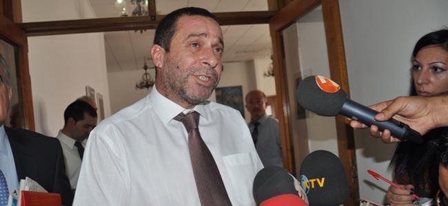 Denktaş, Aslanbabayı mahkemeye veriyor