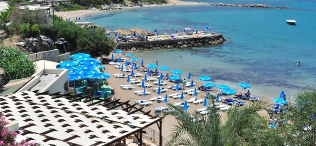 Girne’de Plajlar Temiz...