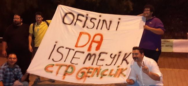 Gençliğin İSYANI büyüyor