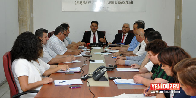 Asgari ücret 1.834 TLde kaldı