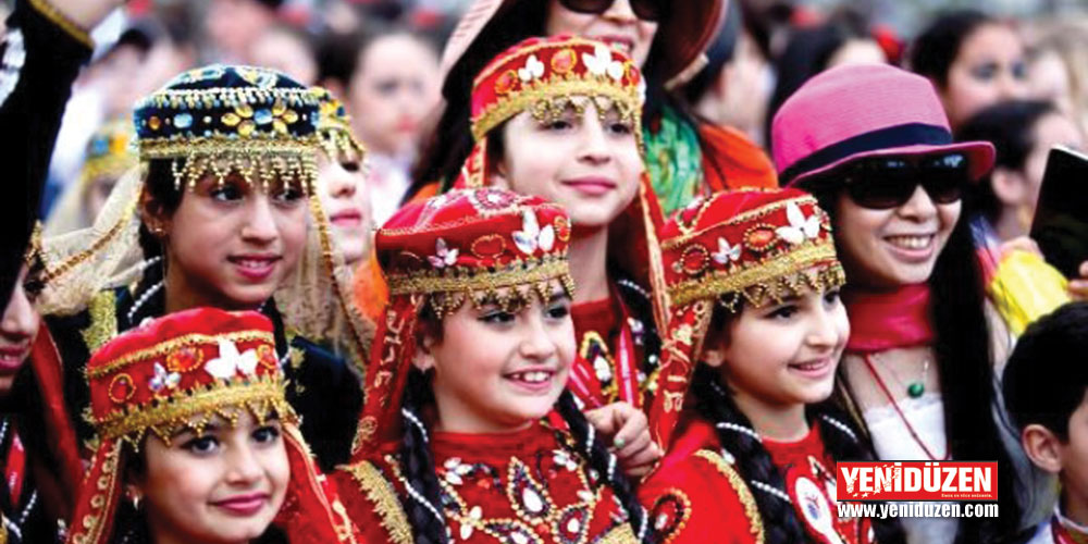 Bosna Hersekte folklör festivali