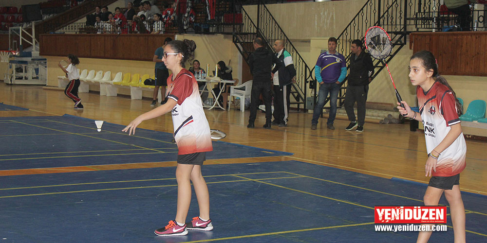 Badmintonda antrenör ve hakem yetiştirilecek