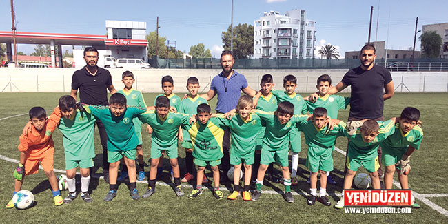 Çağlayanlı küçükler futbolcularla buluştu