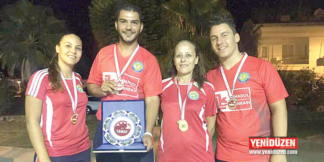 Bocceciler Kemer’de kürsüde