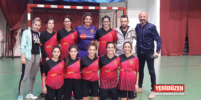 Lise futsalda heyecan sürüyor