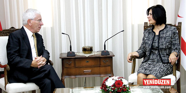 Siber, Lordlardan oluşan heyeti kabul etti