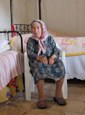 Rasiha Tek 95 yaşında bir çınar… Asırlık bir anne