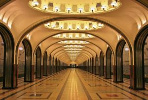 Yeraltı sarayları: Sovyet metrosu