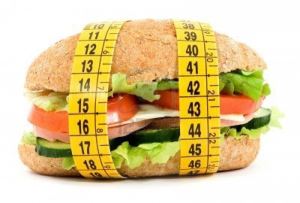 Hızlı kilo verileceği düşüncesiyle diyet yapmak doğru değildir: Hata yapmayın