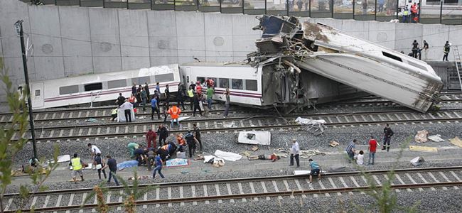 Tren kazasına ölenlerin sayısı 56 oldu