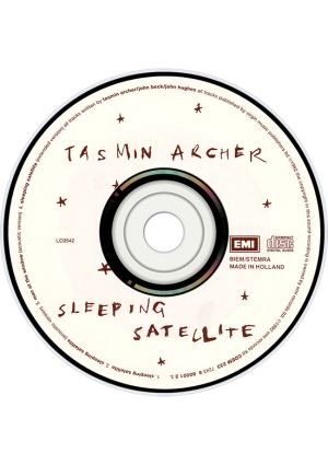 Popüler Bir Şarkının Yıllar Sonra Düşündürdükleri: “Hayat, Evren ve Herşey” & Tasmin Archer’in “Sleeping Satellite” Şarkısı