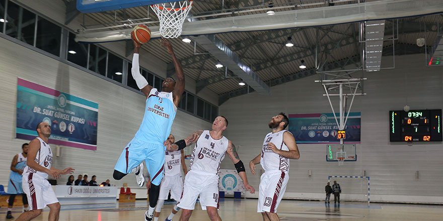 YDÜ kayıpsız ilerliyor: 76-58